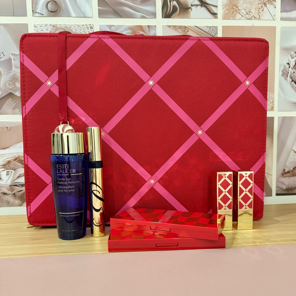 Estée Lauder Cosmetic Bag + Makeup